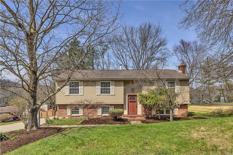 Photo of 118 Wiltshire Cir, Monroeville, PA 15146 (MLS # 1747040)