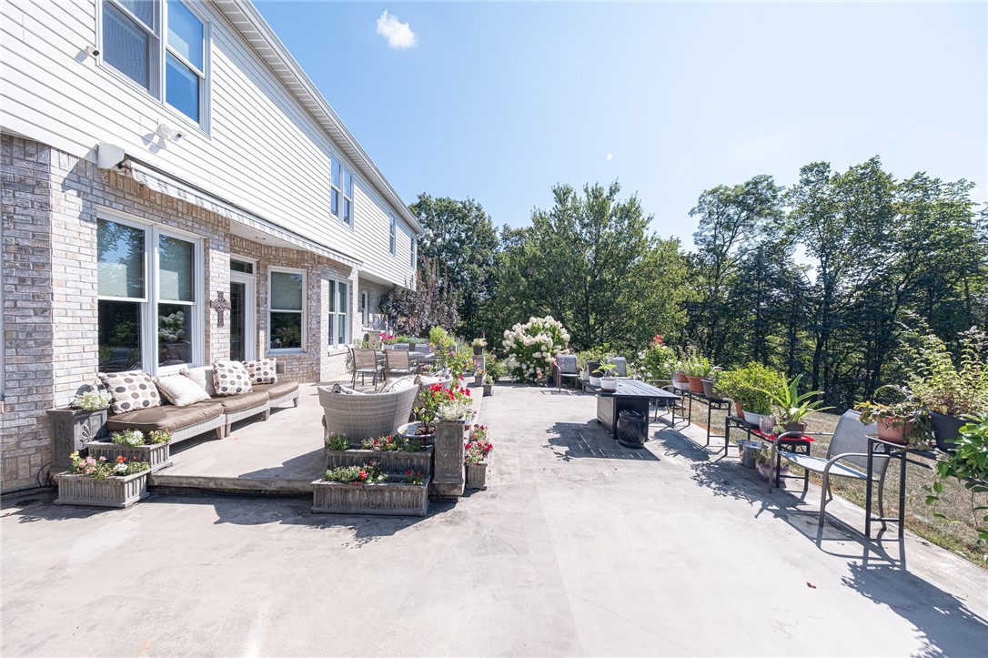 Level Green, Pennsylvania 15085, United States, 4 Bedrooms Bedrooms, ,4 BathroomsBathrooms,Residential,Active,212027