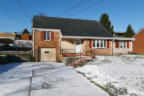 Photo of 309 Holly Hill Dr, Pittsburgh, PA 15237 (MLS # 1738335)