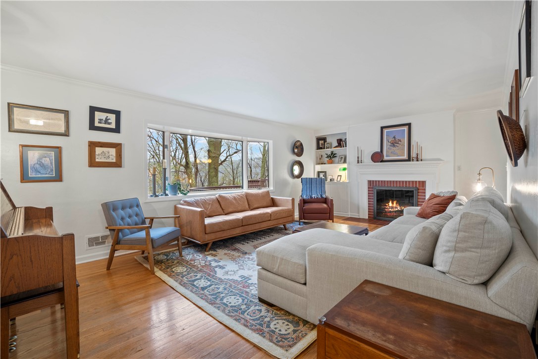 18 Oakglen Drive, Oakmont, Pennsylvania image 4