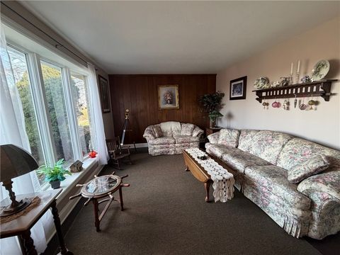 Photo of 112 Lintel Dr, Canonsburg, PA 15317 (MLS # 1735165)