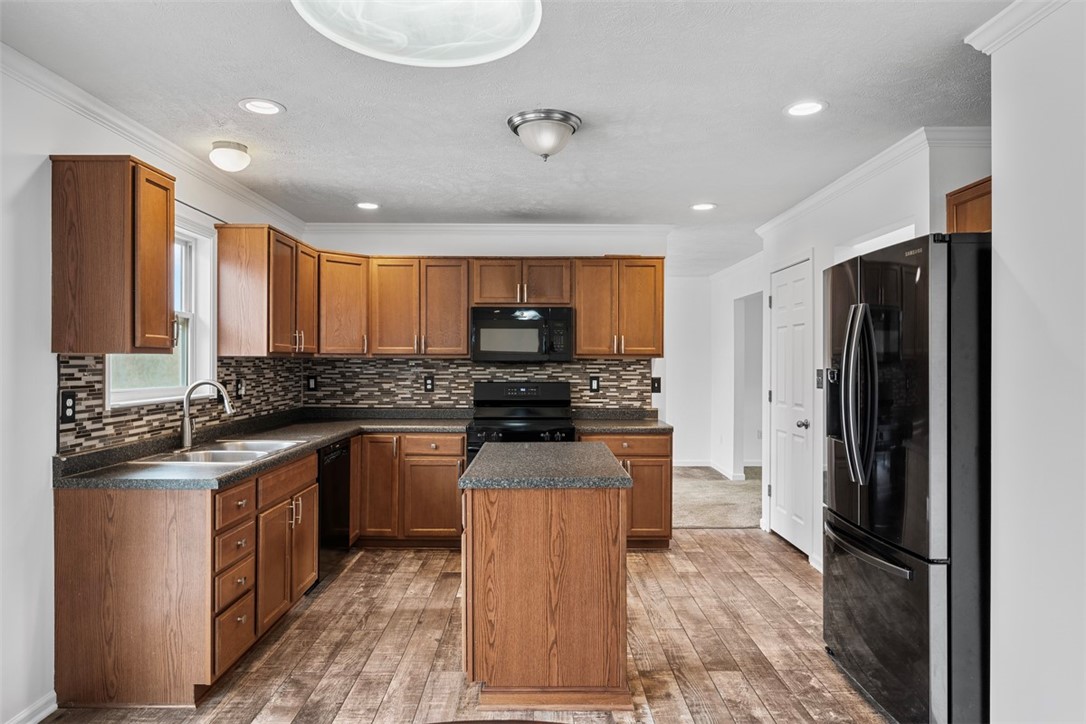 North Huntingdon, Pennsylvania 15642, United States, 4 Bedrooms Bedrooms, ,4 BathroomsBathrooms,Residential,Active,198469