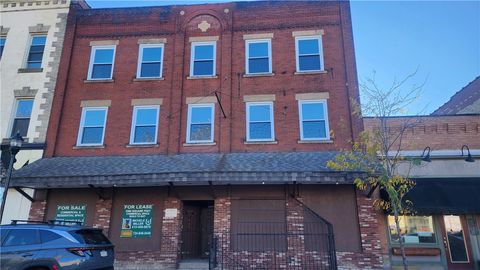 Photo of 465 Merchant St, Ambridge, PA 15003 (MLS # 1736199)