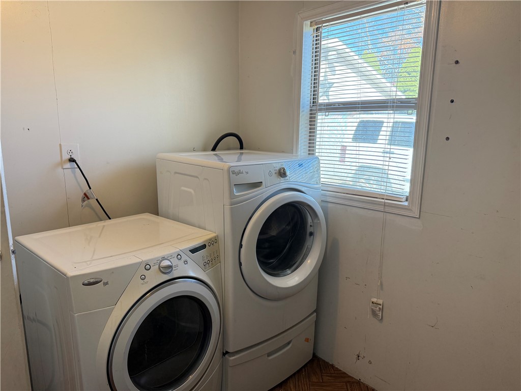 Redstone Twp, Pennsylvania 15475, United States, 3 Bedrooms Bedrooms, ,2 BathroomsBathrooms,Residential,Active,241635