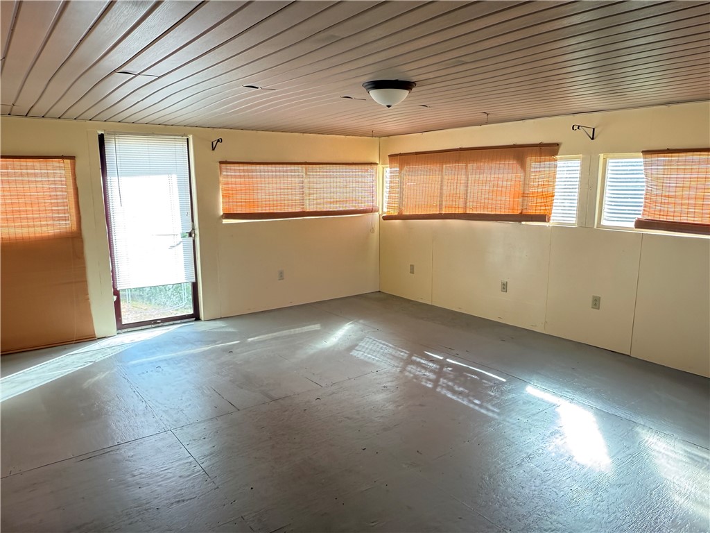 Redstone Twp, Pennsylvania 15475, United States, 3 Bedrooms Bedrooms, ,2 BathroomsBathrooms,Residential,Active,241635