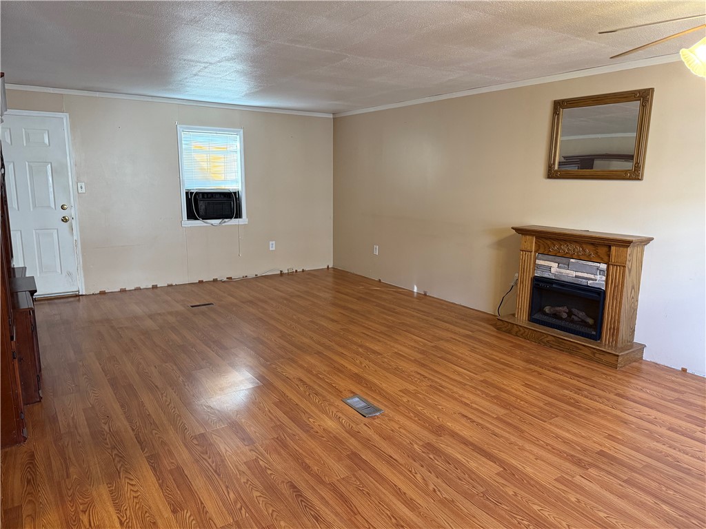 Redstone Twp, Pennsylvania 15475, United States, 3 Bedrooms Bedrooms, ,2 BathroomsBathrooms,Residential,Active,241635