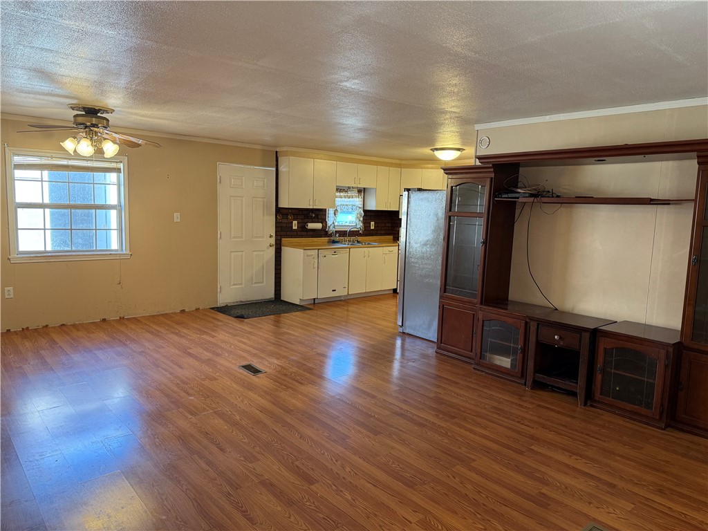 Redstone Twp, Pennsylvania 15475, United States, 3 Bedrooms Bedrooms, ,2 BathroomsBathrooms,Residential,Active,241635