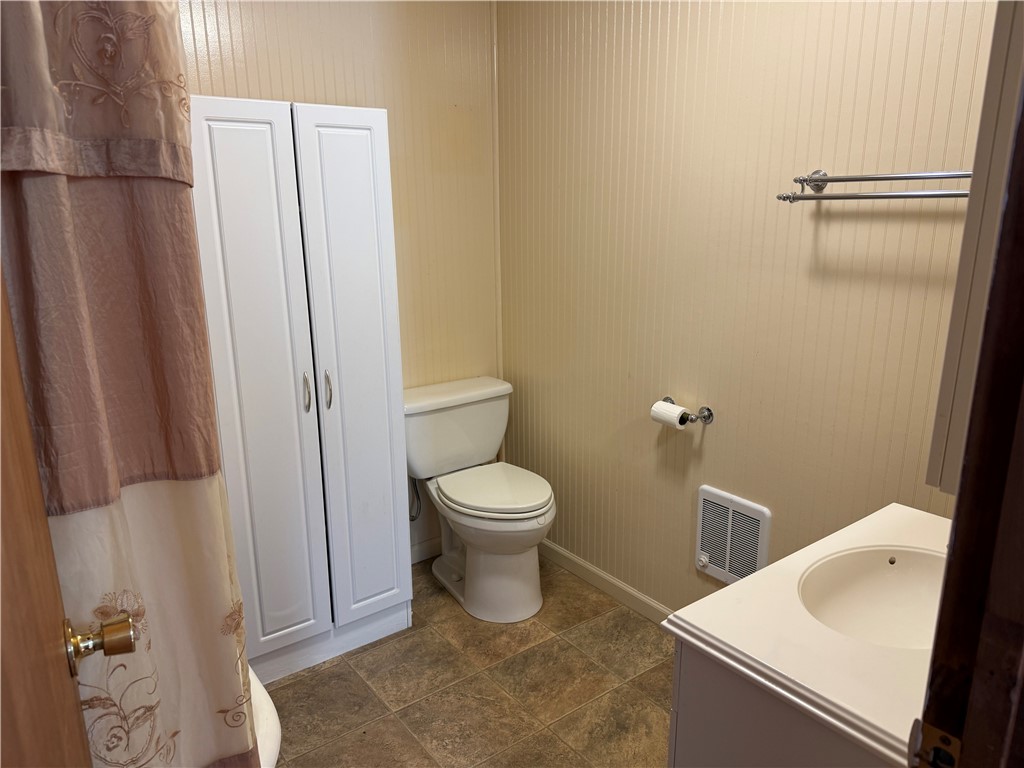 Redstone Twp, Pennsylvania 15475, United States, 3 Bedrooms Bedrooms, ,2 BathroomsBathrooms,Residential,Active,241635