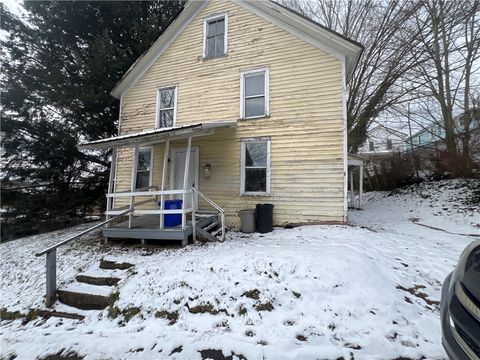 Photo of 220 Mylan St, Oil City, PA 16301 (MLS # 1738572)