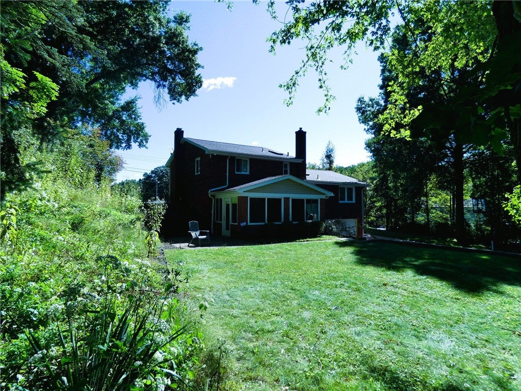 8459 Ridgemont Road