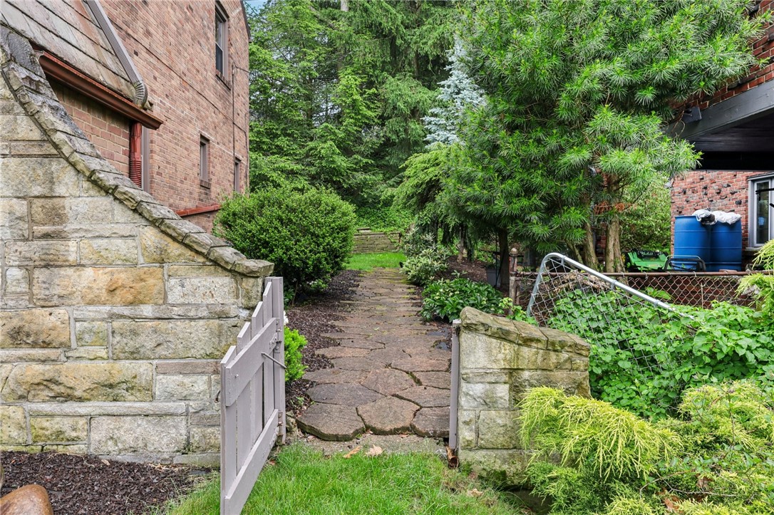 4219 Colonial Park Dr Dr, Brentwood, Pennsylvania image 44