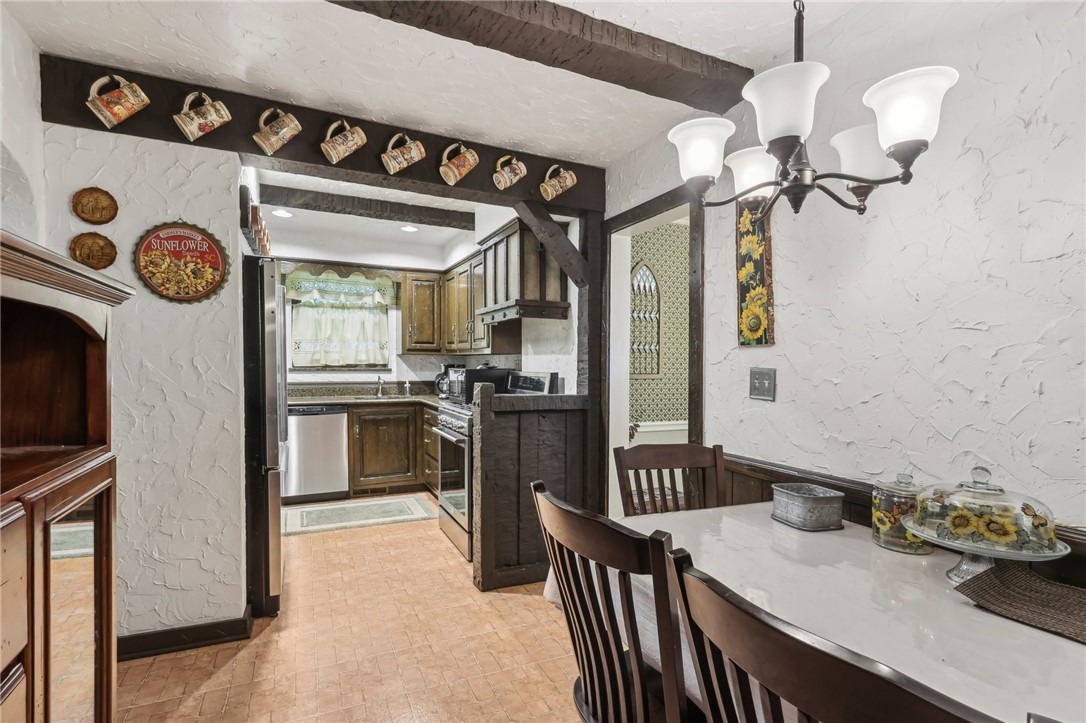 4219 Colonial Park Dr Dr, Brentwood, Pennsylvania image 17