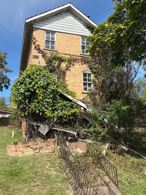 310 2nd St