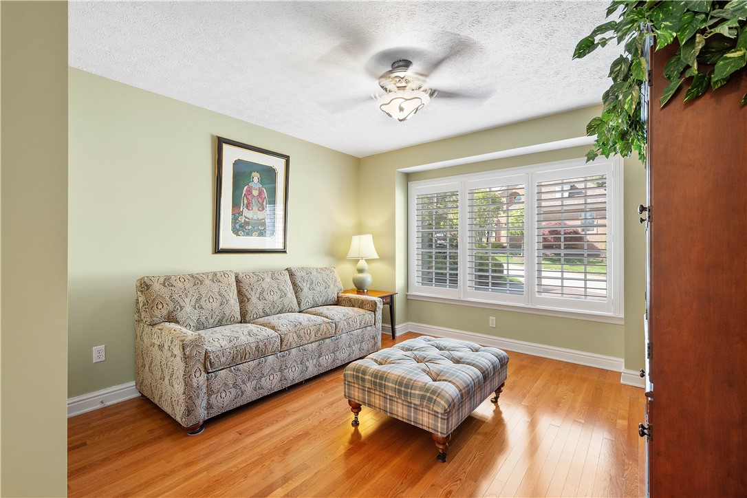 Peters Twp, Pennsylvania 15317, United States, 3 Bedrooms Bedrooms, ,4 BathroomsBathrooms,Residential,Contingent,119094