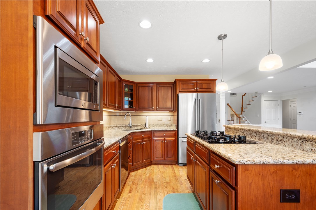 Peters Twp, Pennsylvania 15317, United States, 3 Bedrooms Bedrooms, ,4 BathroomsBathrooms,Residential,Contingent,119094