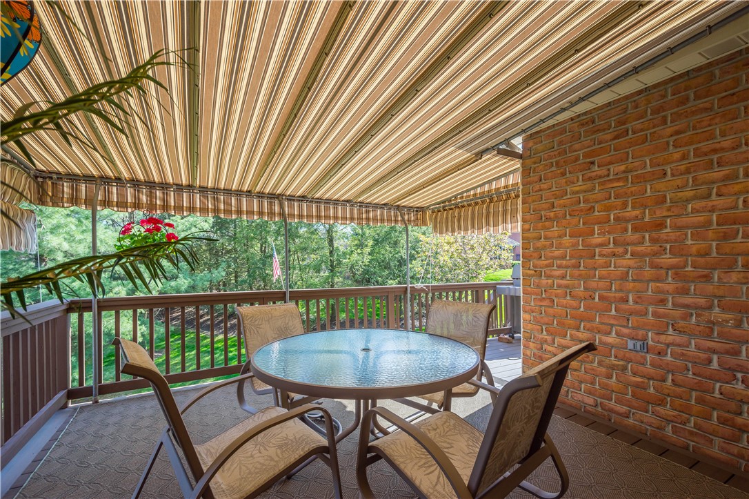 Peters Twp, Pennsylvania 15317, United States, 3 Bedrooms Bedrooms, ,4 BathroomsBathrooms,Residential,Contingent,119094