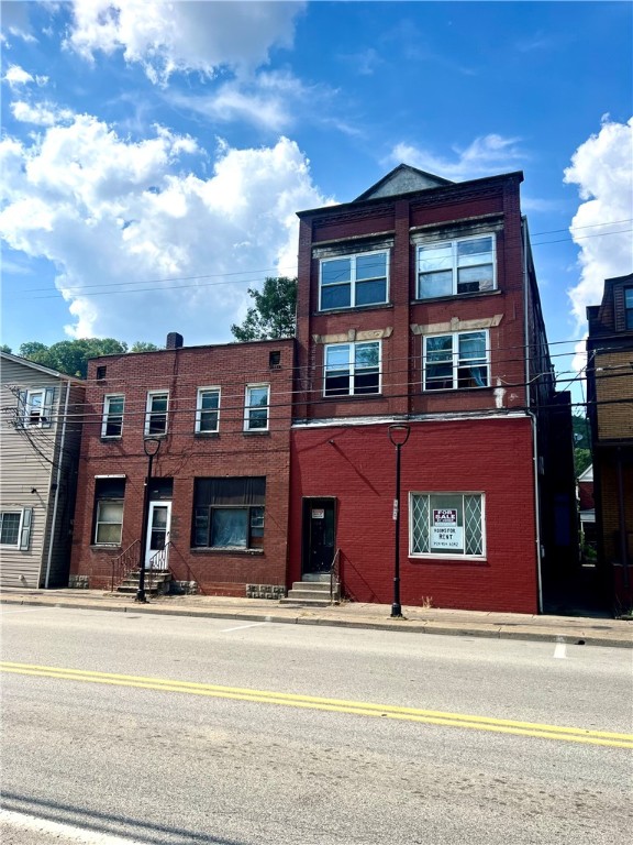 366 BROADWAY STREET