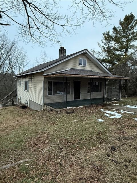 Photo of 128 Pointview Rd, Pittsburgh, PA 15227 (MLS # 1734965)