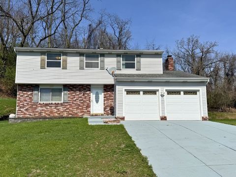 Photo of 720 Blueberry St, West Mifflin, PA 15122 (MLS # 1747434)