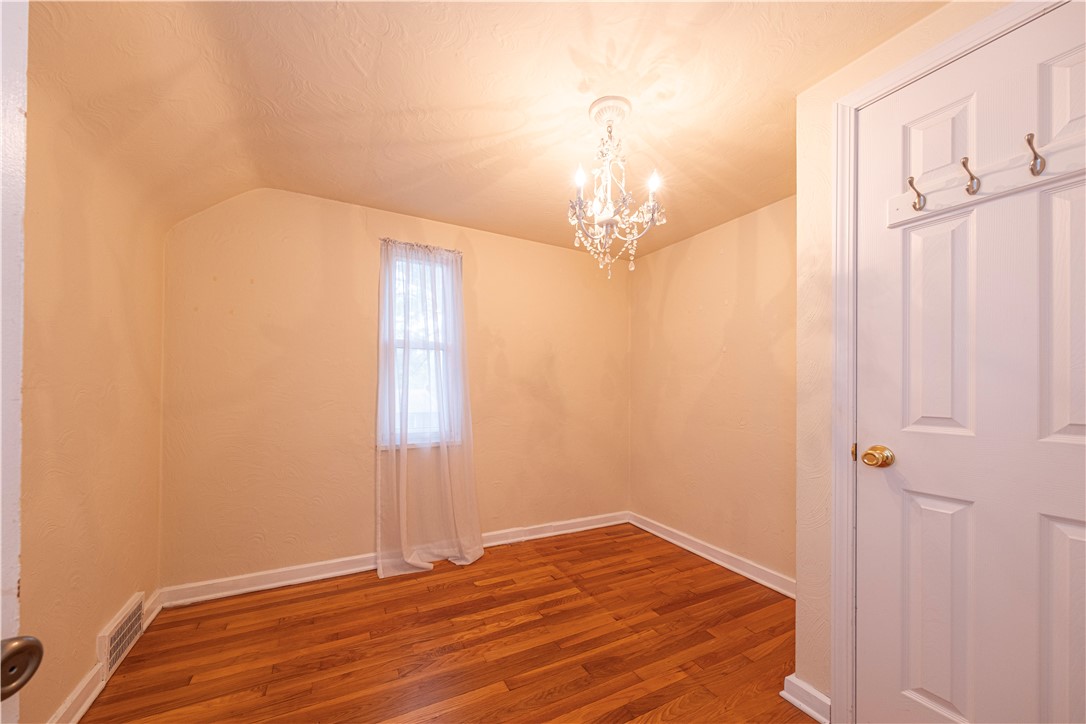 Ross Twp, Pennsylvania 15237, United States, 3 Bedrooms Bedrooms, ,1 BathroomBathrooms,Residential,Contingent,211754