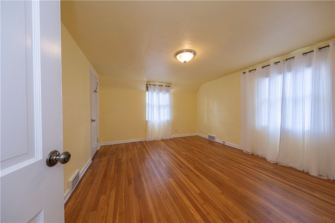 Ross Twp, Pennsylvania 15237, United States, 3 Bedrooms Bedrooms, ,1 BathroomBathrooms,Residential,Contingent,211754