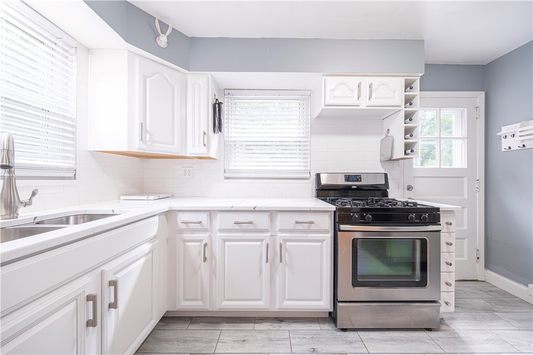 Ross Twp, Pennsylvania 15237, United States, 3 Bedrooms Bedrooms, ,1 BathroomBathrooms,Residential,Contingent,211754