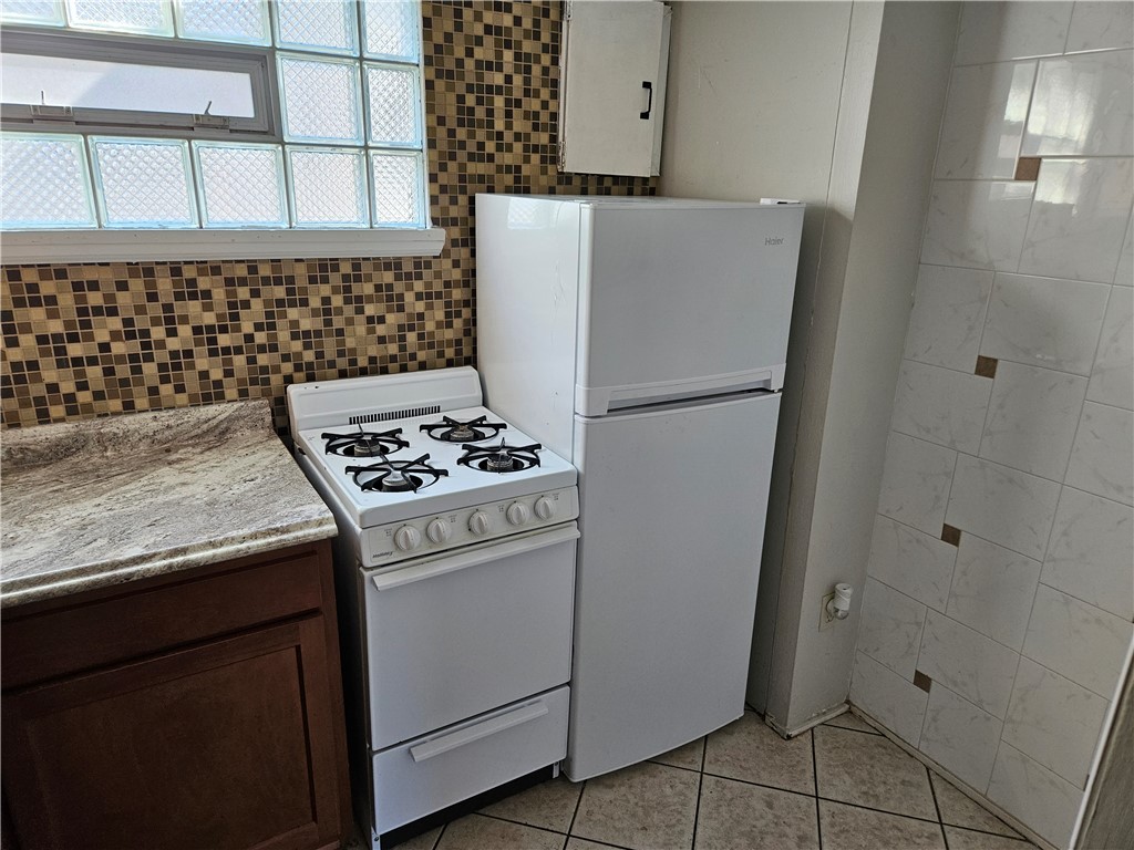 Swissvale, Pennsylvania 15218, United States, 2 Bedrooms Bedrooms, ,1 BathroomBathrooms,Residential,Active,37334