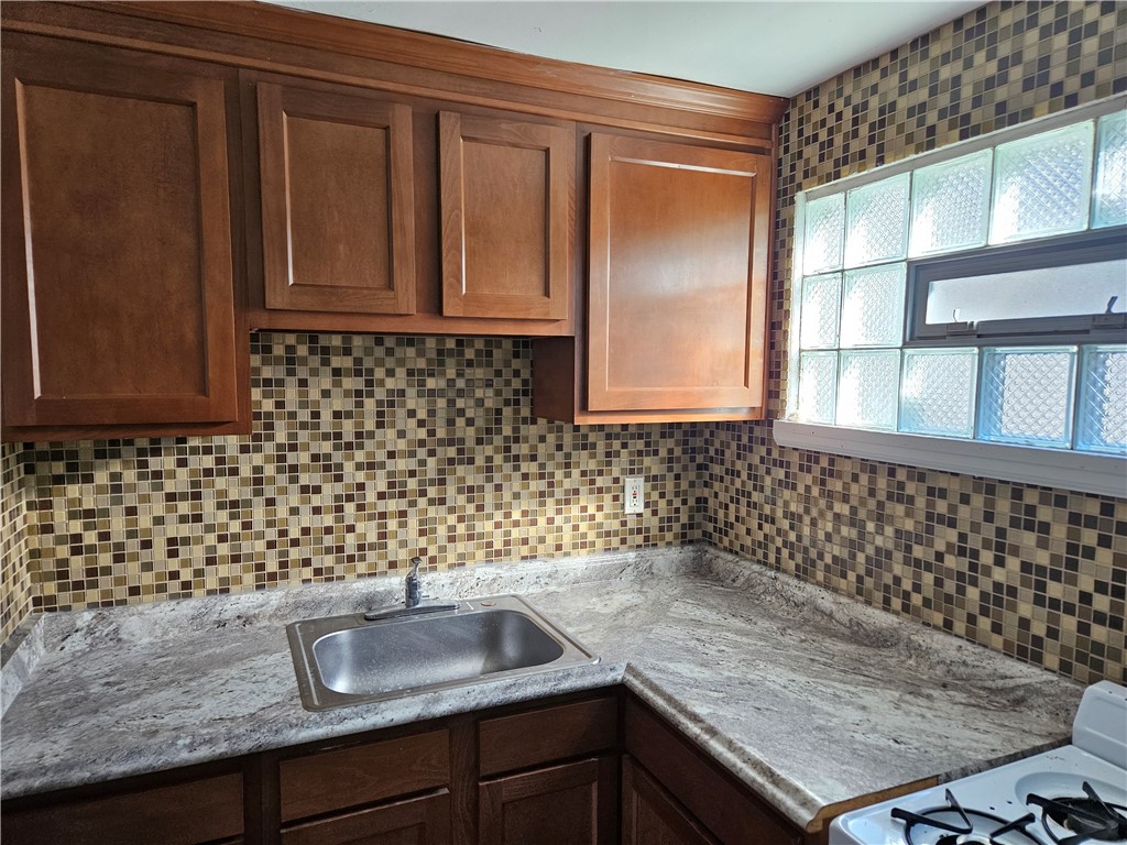 Swissvale, Pennsylvania 15218, United States, 2 Bedrooms Bedrooms, ,1 BathroomBathrooms,Residential,Active,37334