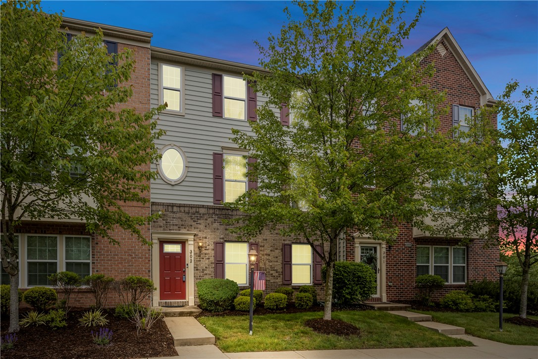 302 Pointe View Drive
