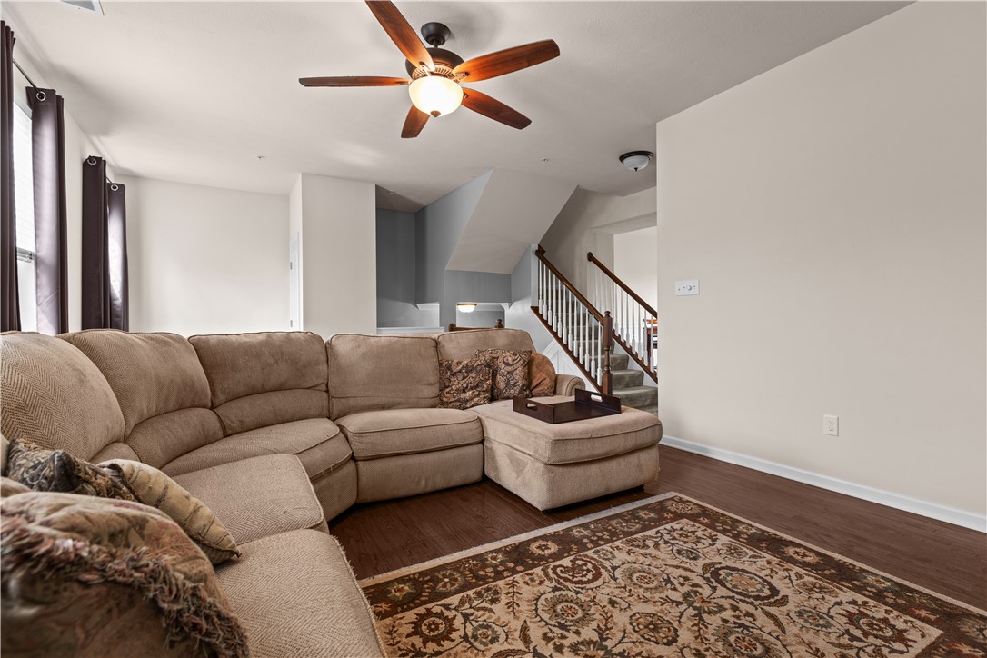 302 Pointe View Drive