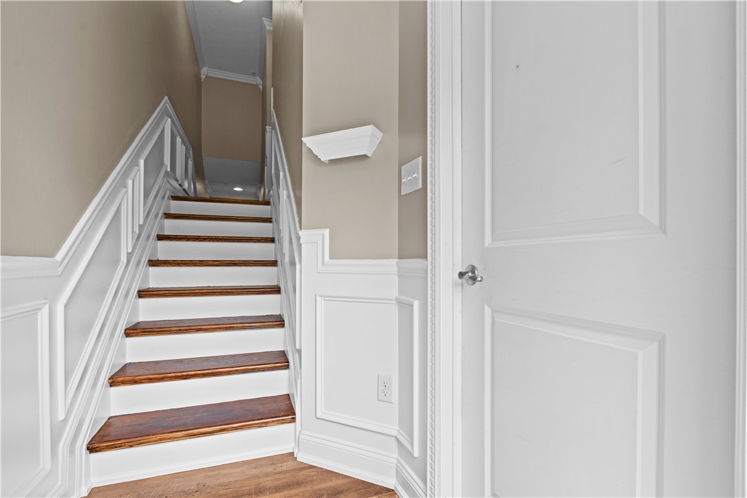 302 Pointe View Drive