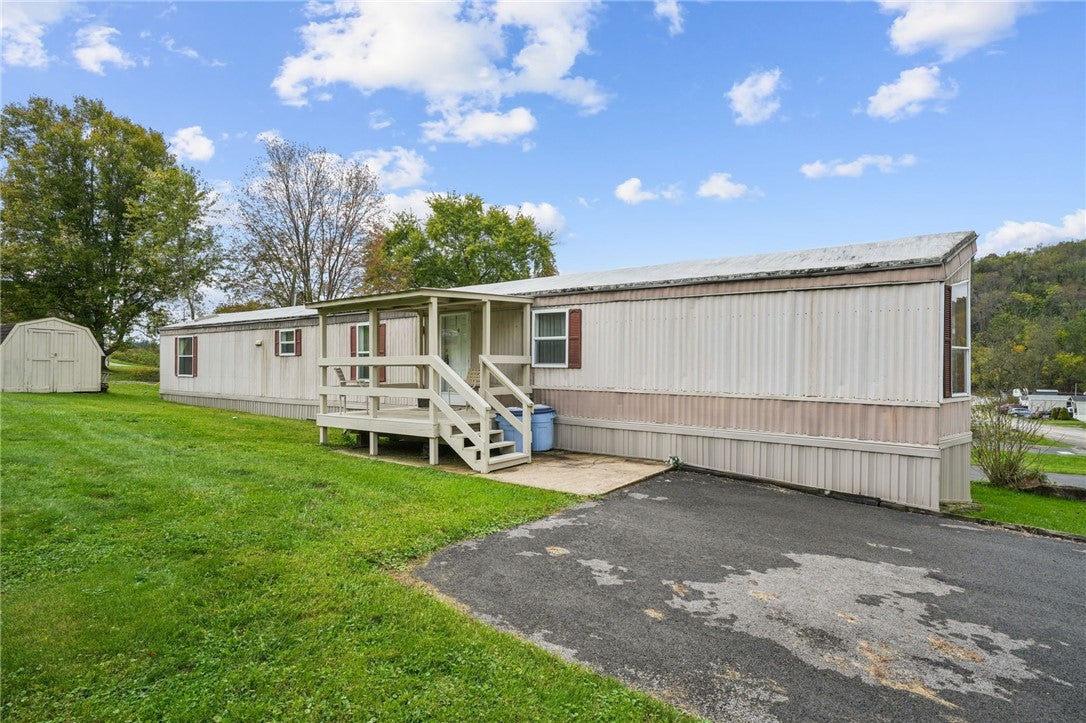 111 Yellow Pine Ln