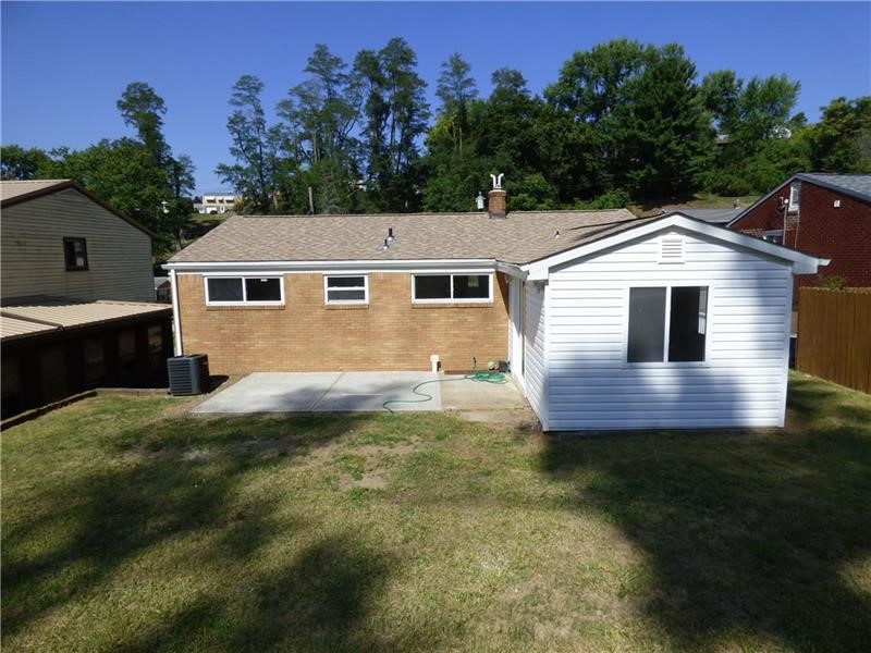 470 Spring Valley Road Rd, West Mifflin, Pennsylvania image 2