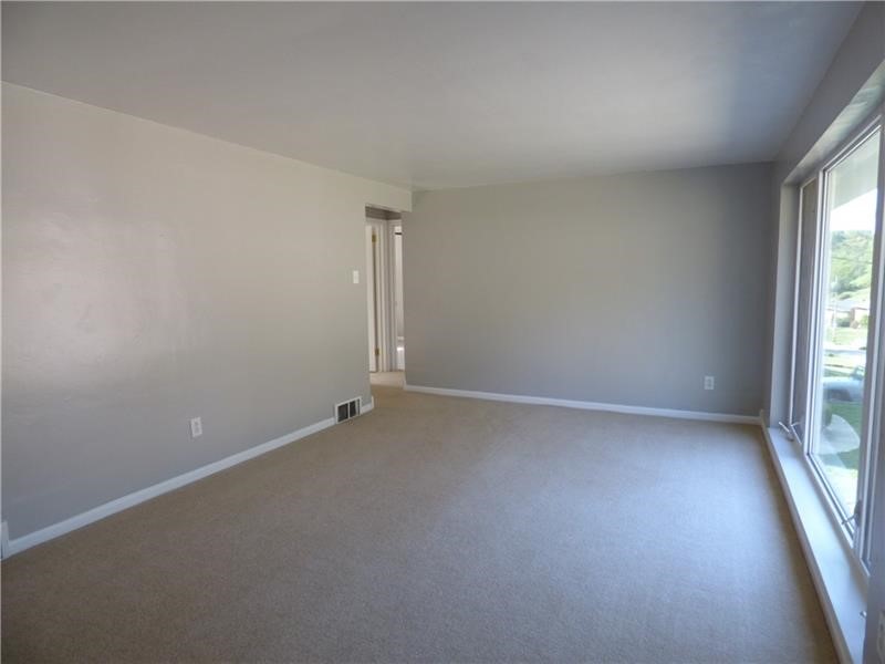 470 Spring Valley Road Rd, West Mifflin, Pennsylvania image 6