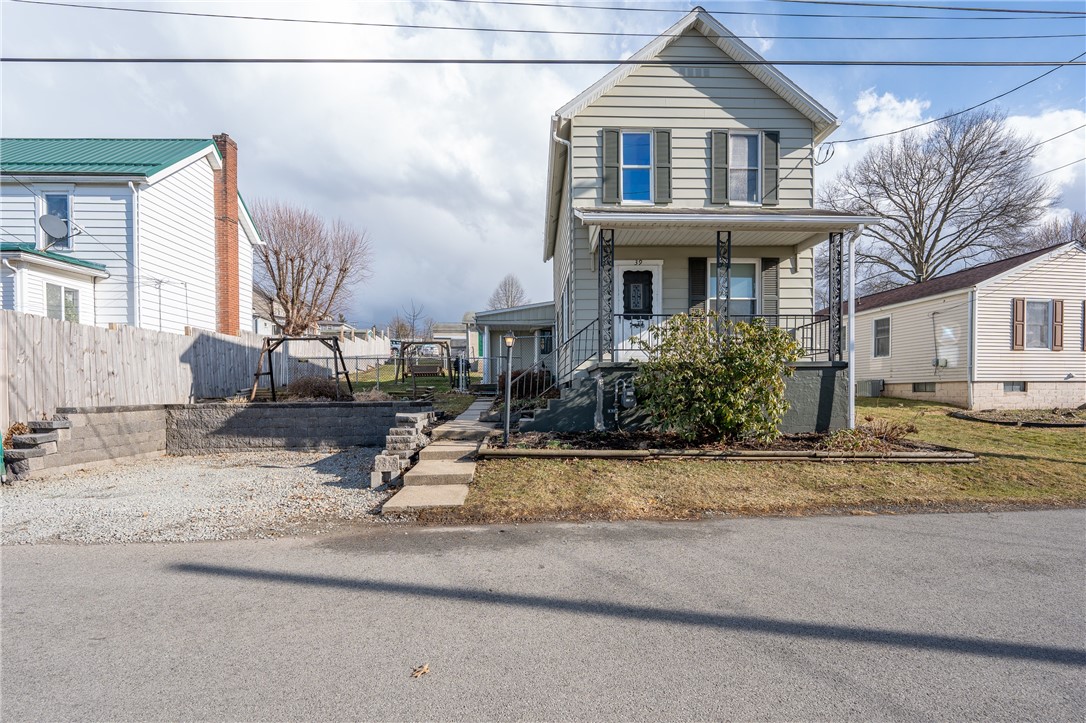 39 Kingston St St, Youngstown, Pennsylvania image 1