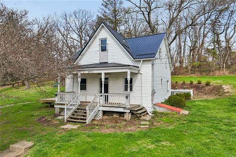Photo of 6012 Cunningham Rd, Gibsonia, PA 15044 (MLS # 1746692)