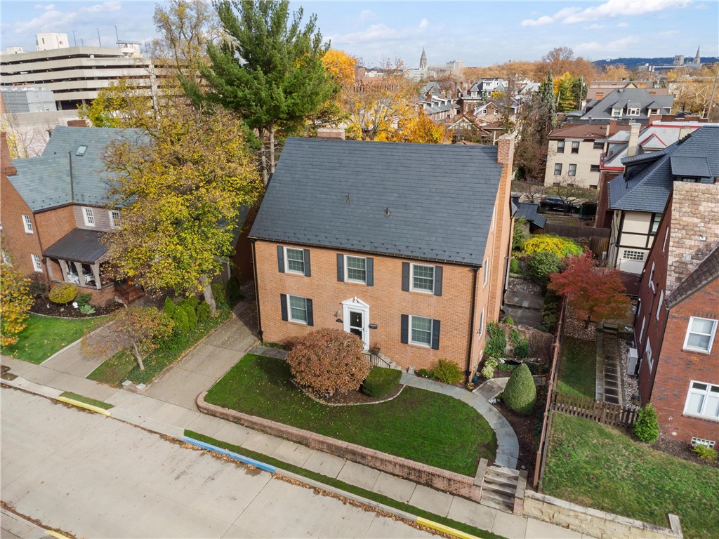 587 Moorhead Pl
