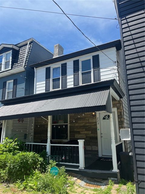 Photo of 223 E 14th Ave, Homestead, PA 15120 (MLS # 1758325)