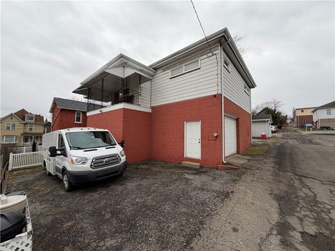 Photo of 28 Union St, Uniontown, PA 15401 (MLS # 1736955)