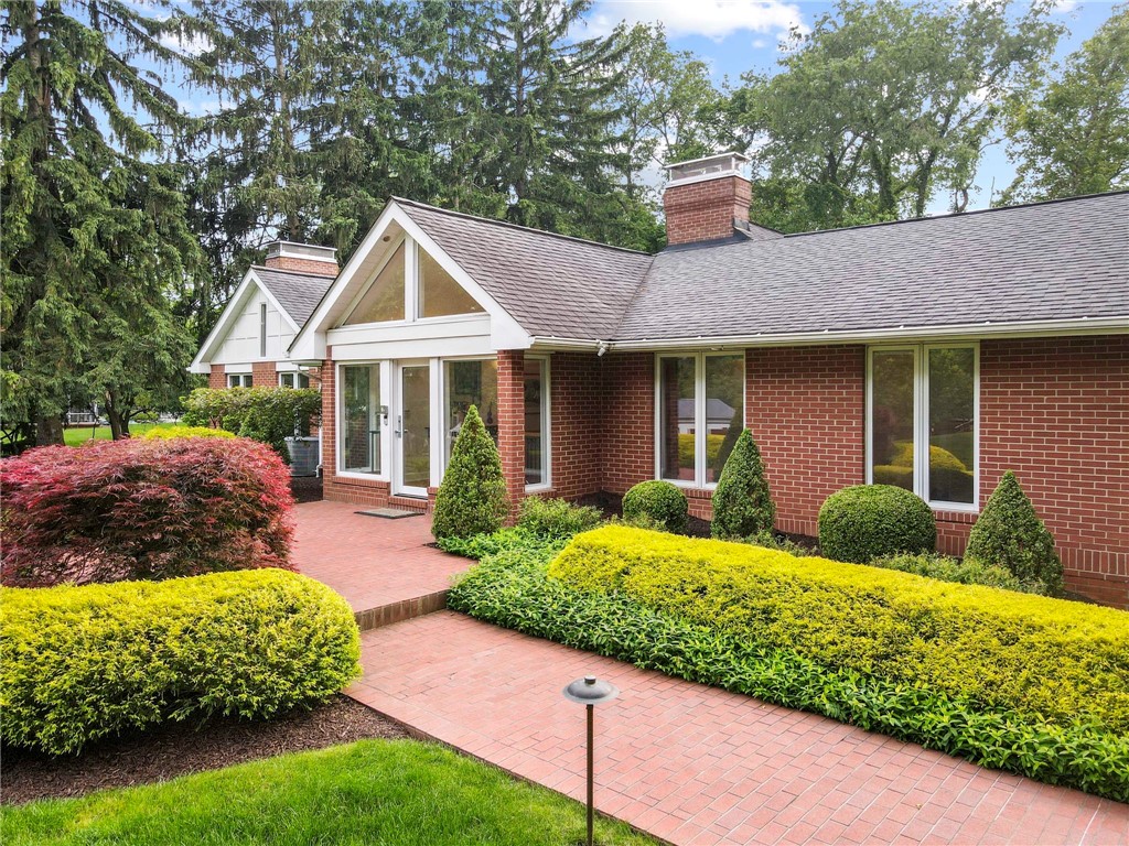 241 W Chapel Ridge Road