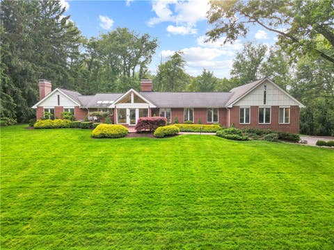 Photo for 241 W Chapel Ridge Road