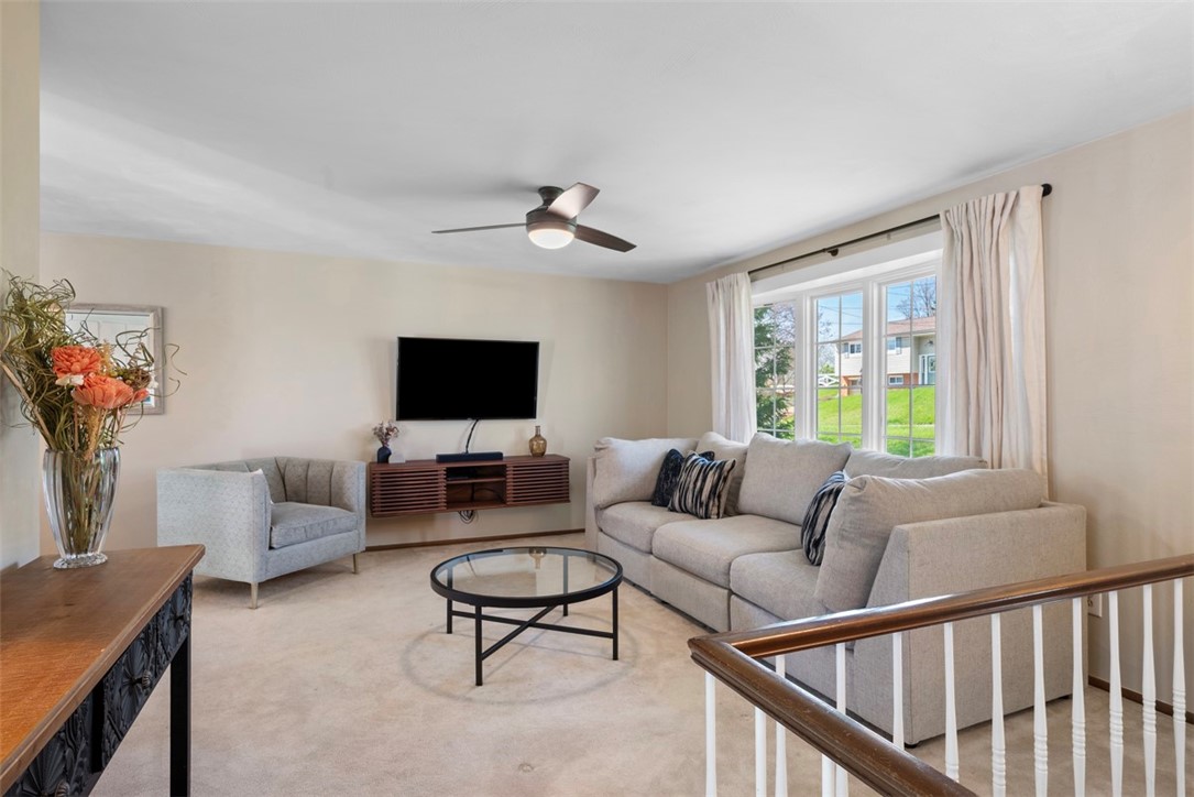 McCandless, Pennsylvania 15237, United States, 3 Bedrooms Bedrooms, ,2 BathroomsBathrooms,Residential,Contingent,114188