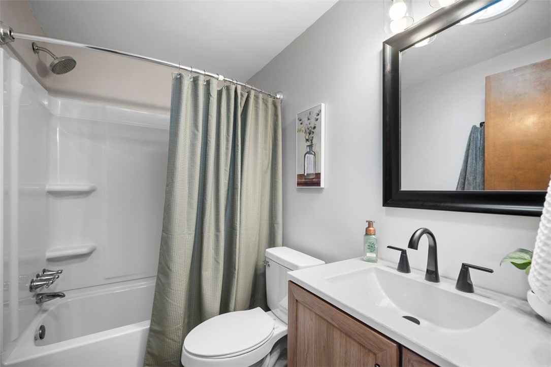 McCandless, Pennsylvania 15237, United States, 3 Bedrooms Bedrooms, ,2 BathroomsBathrooms,Residential,Contingent,114188