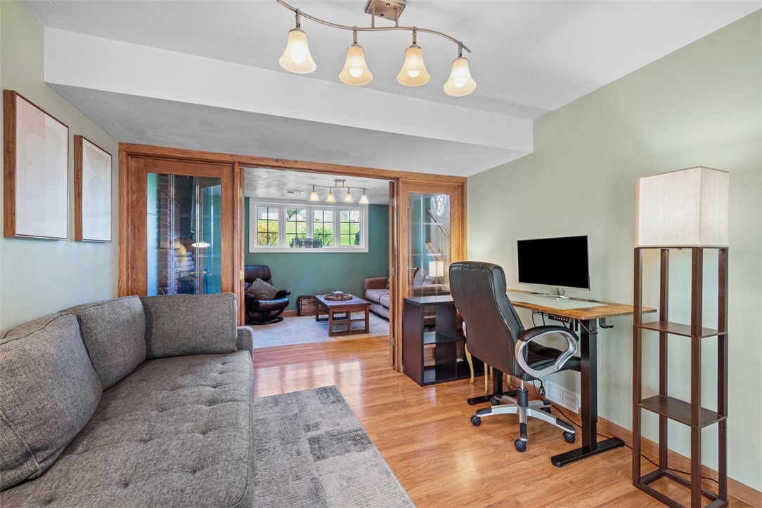 McCandless, Pennsylvania 15237, United States, 3 Bedrooms Bedrooms, ,2 BathroomsBathrooms,Residential,Contingent,114188