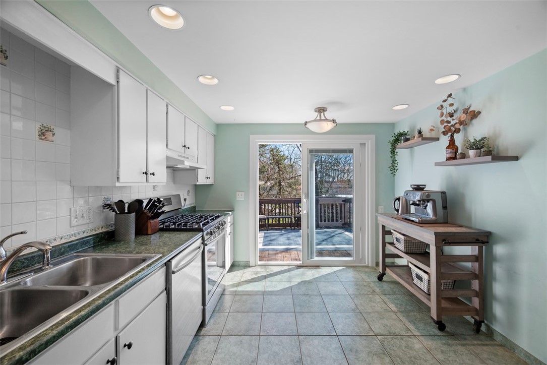 McCandless, Pennsylvania 15237, United States, 3 Bedrooms Bedrooms, ,2 BathroomsBathrooms,Residential,Contingent,114188