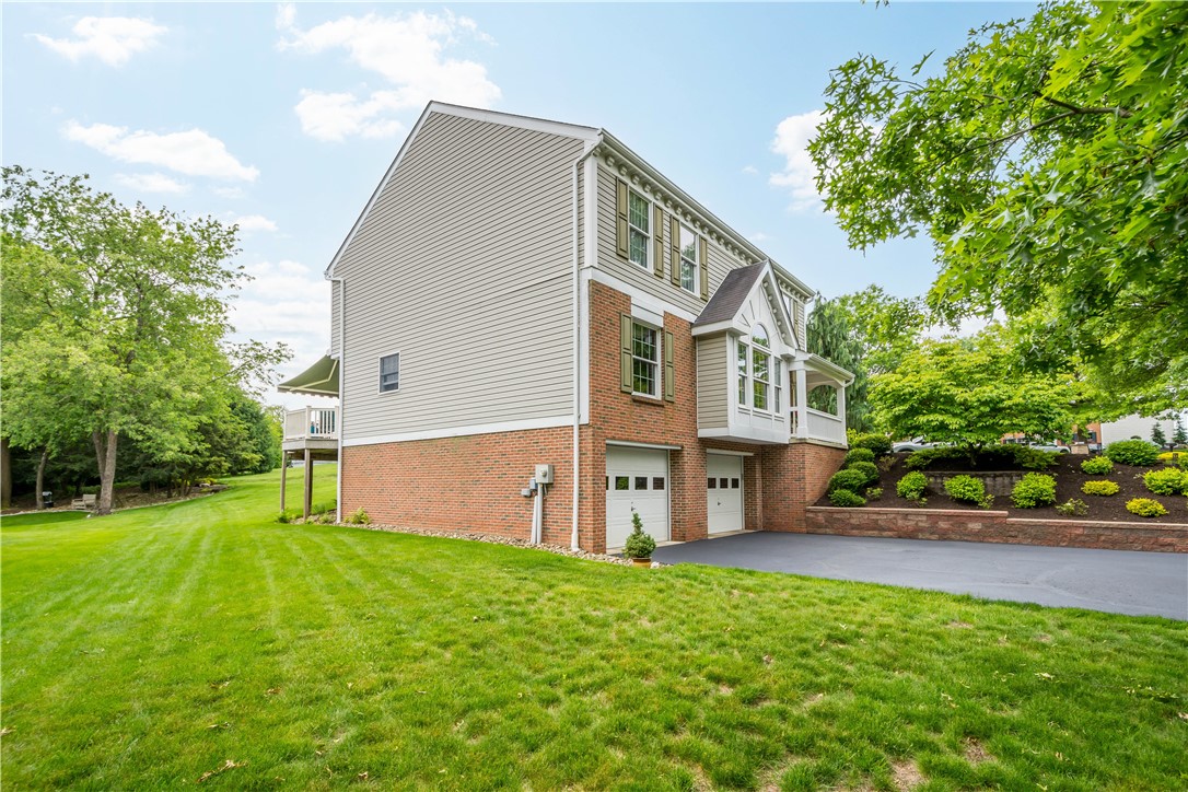 5743 Villahaven Dr Dr, Bethel Park, Pennsylvania image 3