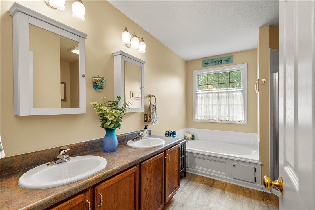 5743 Villahaven Dr Dr, Bethel Park, Pennsylvania image 23