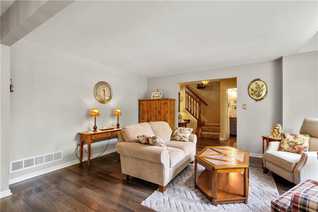 5743 Villahaven Dr Dr, Bethel Park, Pennsylvania image 9