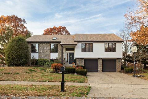 208 Kenrich Dr Moon/Crescent Twp PA 15108