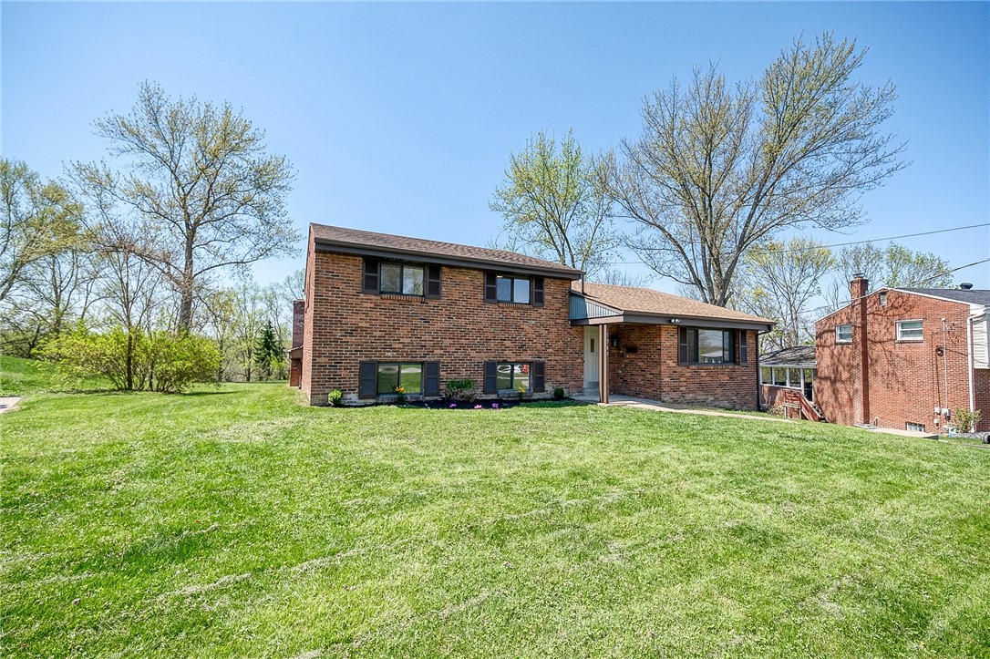 1367 Foxwood Dr Dr, Monroeville, Pennsylvania image 3